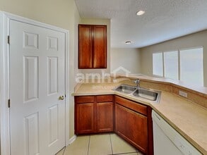 9183 Prosperity Lake Dr in Jacksonville, FL - Building Photo - Building Photo