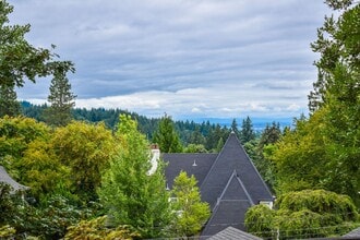 2920 SW Montgomery Dr in Portland, OR - Building Photo - Building Photo