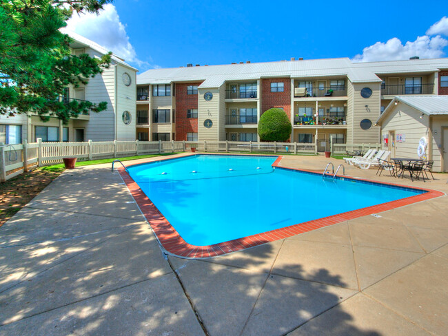 Eagle Crest Apartments in Oklahoma City, OK - Building Photo - Building Photo