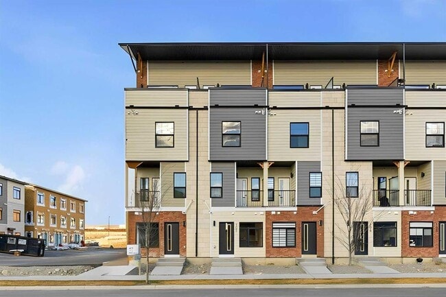 156-156 Park St in Cochrane, AB - Building Photo - Building Photo