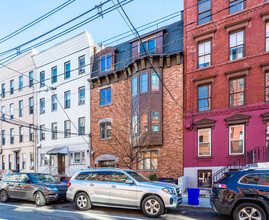 319 Grand St in Hoboken, NJ - Building Photo - Building Photo