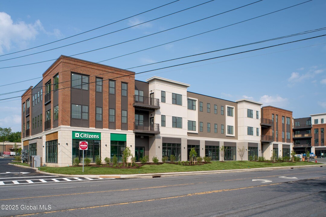 580 Columbia Turnpike in East Greenbush, NY - Building Photo