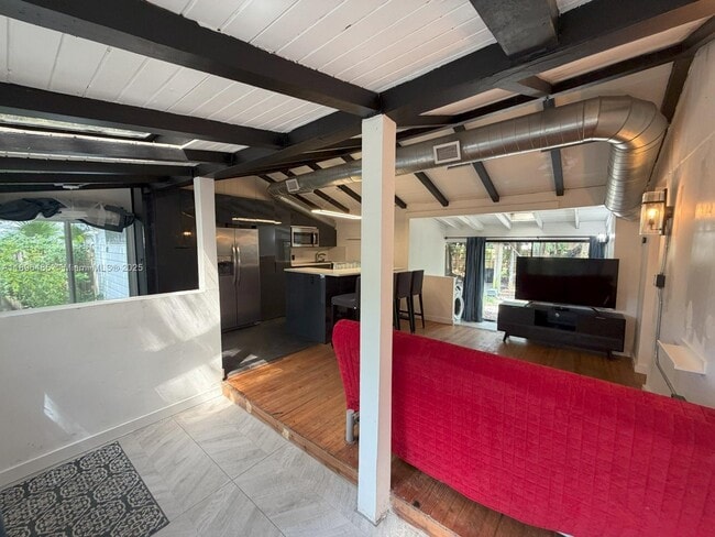 491 NE 163rd St in Miami, FL - Building Photo - Building Photo