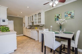 5006 Collwood Way in San Diego, CA - Foto de edificio - Building Photo