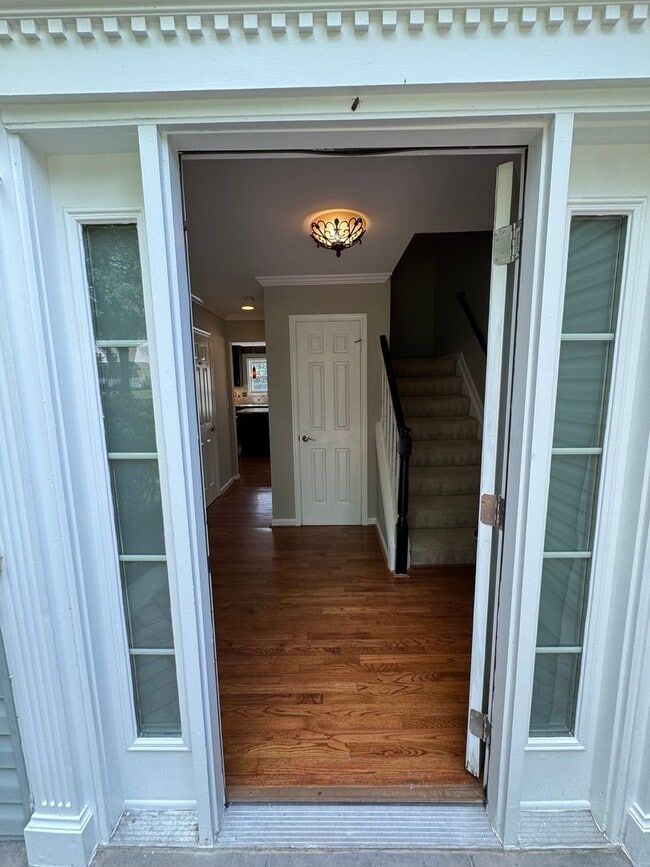 15203 Sovereign Pl in Chantilly, VA - Foto de edificio - Building Photo