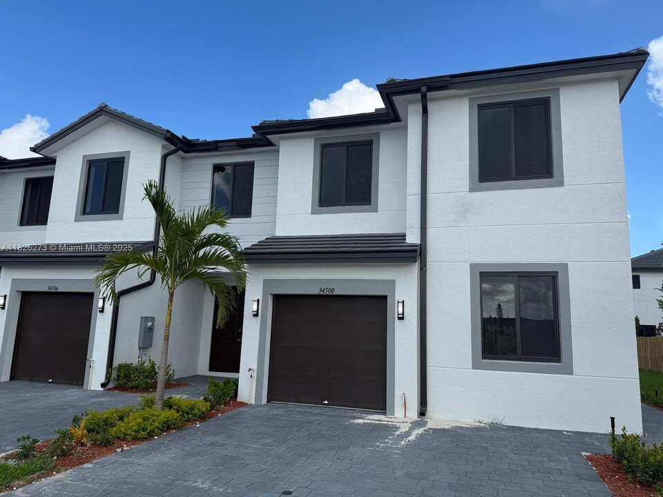 34500 SW 190th Ave in Homestead, FL - Building Photo