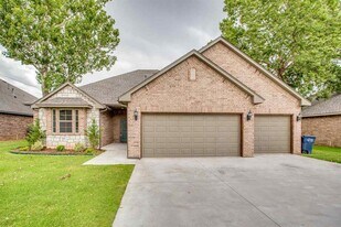 4624 Rush Spring in Enid, OK - Building Photo