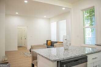 399 James P Brawley Dr NW in Atlanta, GA - Building Photo - Building Photo