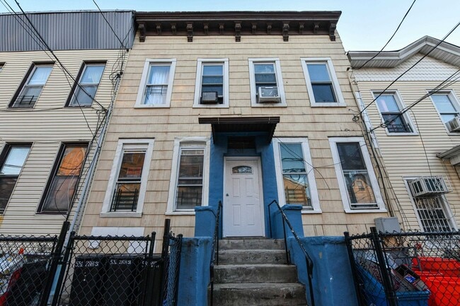 property at 531 28th St