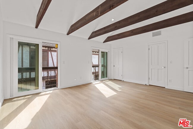 2541 Stoner Ave in Los Angeles, CA - Building Photo - Building Photo