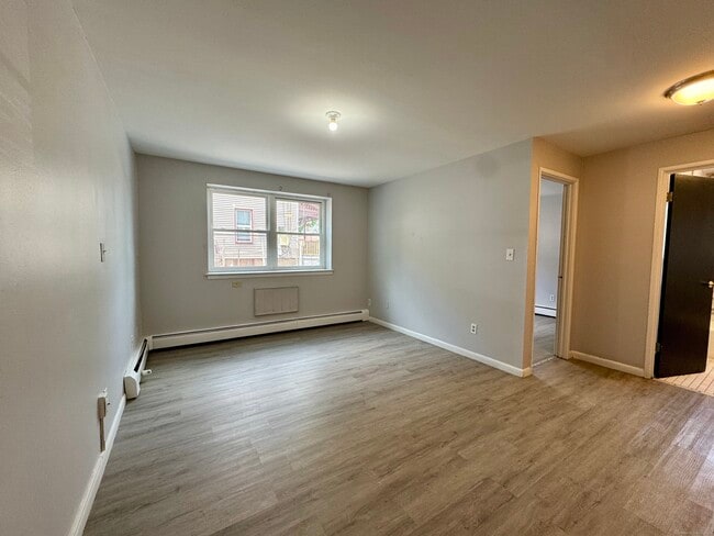 145 Cowles St in Bridgeport, CT - Building Photo - Building Photo