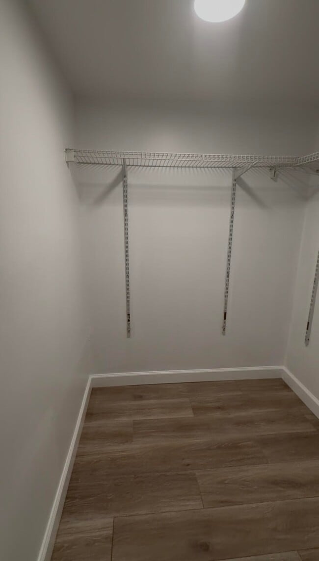 8001 Fairview Dr in Tamarac, FL - Building Photo - Building Photo