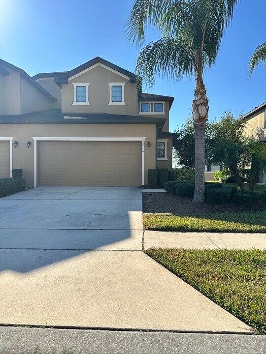 2412 Seven Oaks Dr in St. Cloud, FL - Building Photo