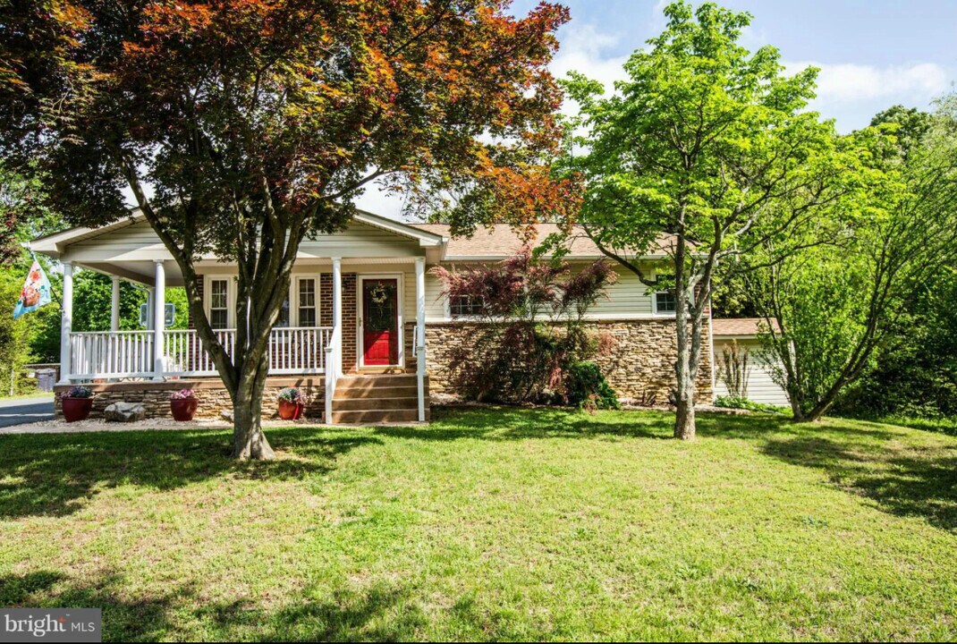 1025 Ficklen Rd in Fredericksburg, VA - Building Photo