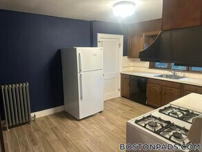 93 Hillside Rd in Watertown, MA - Building Photo - Building Photo