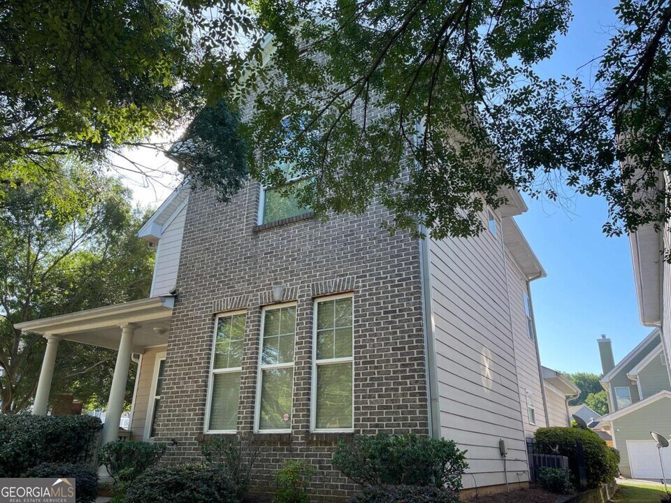 1916 Stanton Rd in East Point, GA - Building Photo