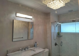 184 Finmor Dr in White Plains, NY - Building Photo - Building Photo