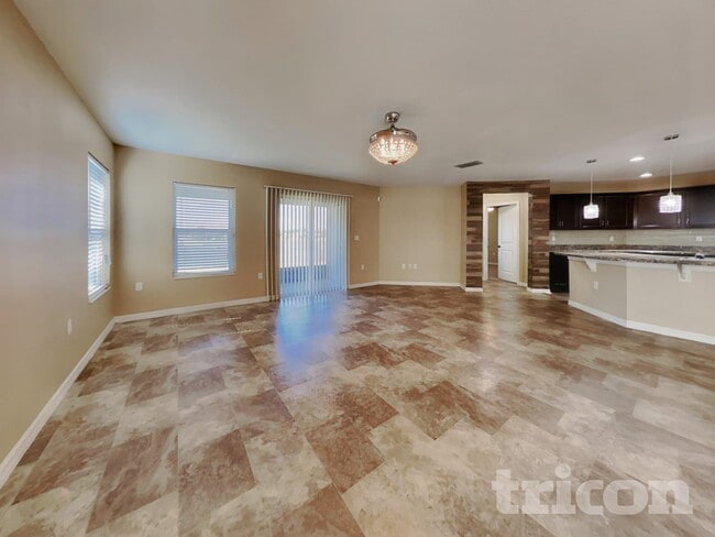 7274 Somerset Pond Dr in Ruskin, FL - Building Photo - Building Photo