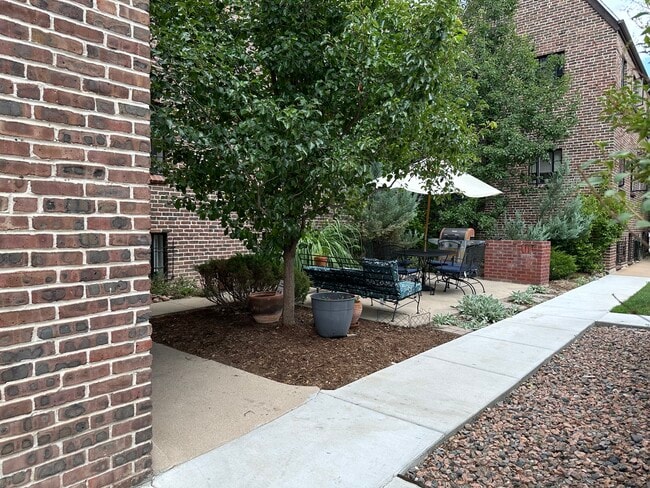 2233 Kearney St, Unit #6 in Denver, CO - Building Photo - Building Photo