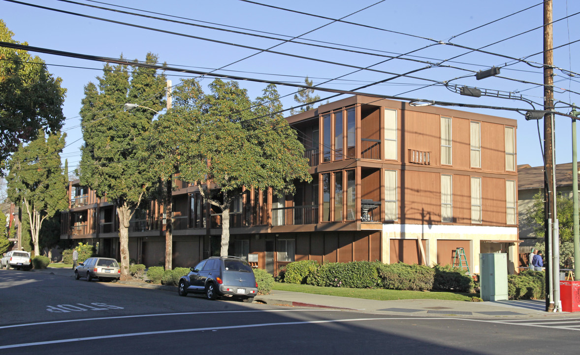 2001 Central Ave in Alameda, CA - Foto de edificio