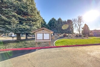 Avalon Court Apartments in Kennewick, WA - Building Photo - Building Photo