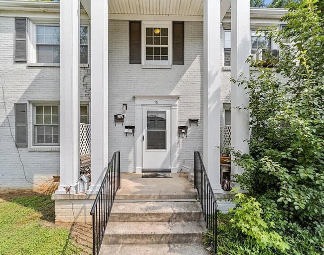 property at 1400 Roslyn Dr