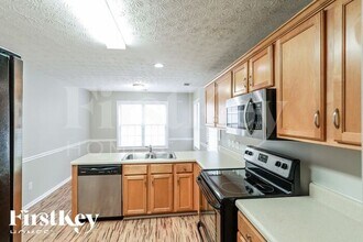 650 Castlebrooke Dr SE in Lawrenceville, GA - Foto de edificio - Building Photo