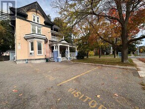 50 Nelson St W in Brampton, ON - Building Photo - Building Photo