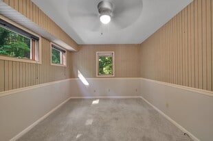 8205 Knollwood Cir in Charlotte, NC - Building Photo