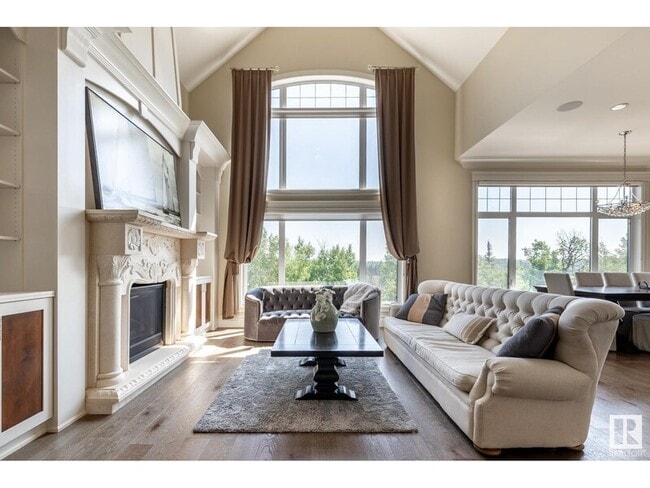 property at 1018 Hollands Point NW