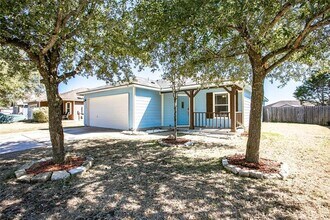 122 Quail Hollow Dr in Hutto, TX - Foto de edificio - Building Photo