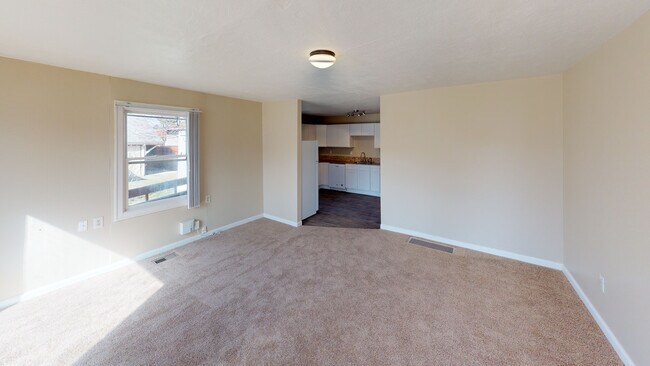 2127 NE 5th St-Unit -27 in Gresham, OR - Building Photo - Building Photo