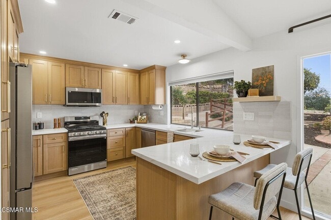 822 Rim Crest Dr in Westlake Village, CA - Building Photo - Building Photo