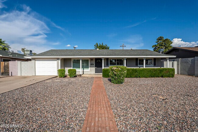 481 N Sunset Dr in Chandler, AZ - Building Photo - Building Photo