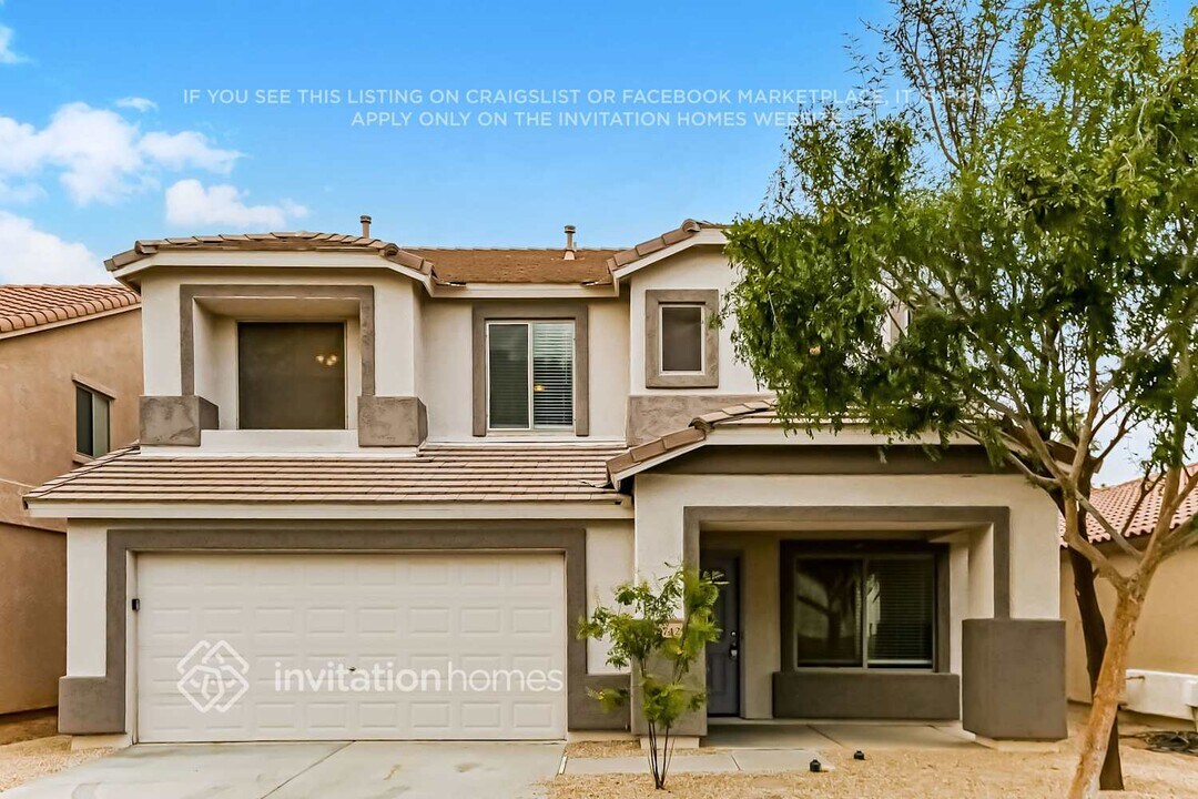 8742 W Heber Rd in Tolleson, AZ - Building Photo