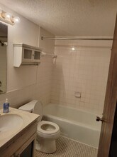 938 Westbrooke Way, Unit 7 in Hopkins, MN - Building Photo - Building Photo