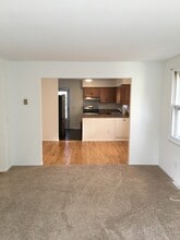 29 Merritt Ave, Unit 1st Floor in Woodbridge, CT - Building Photo - Building Photo