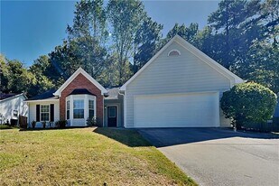 121 Clarion Rd in Lawrenceville, GA - Building Photo