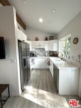 22535 Sylvan St in Los Angeles, CA - Building Photo - Building Photo