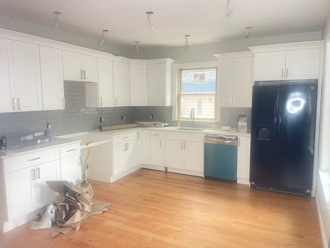 8 Maple St, Unit 2