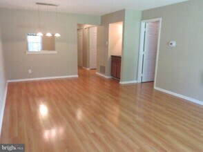 526 Willow Turn in Mount Laurel, NJ - Building Photo - Building Photo