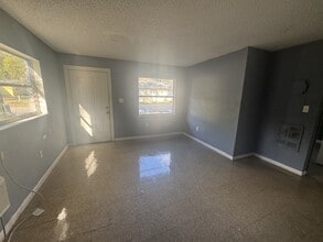 402 Terry St in Wildwood, FL - Building Photo - Building Photo