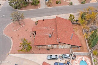 8201 Big Bend Dr in El Paso, TX - Building Photo - Building Photo