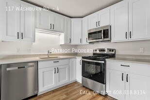 117 Washburn Rd in Deerfield, WI - Building Photo