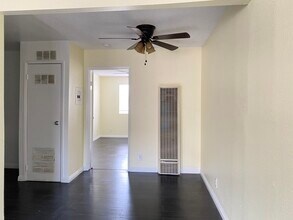 4807 W 17th St, Unit 3 in Los Angeles, CA - Building Photo - Building Photo
