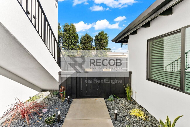 property at 4286 Samoset Ave