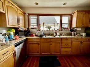 89 Hillsdale Rd, Unit 2 in Medford, MA - Building Photo - Building Photo