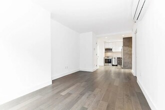 227 Lexington Ave in New York, NY - Foto de edificio - Building Photo