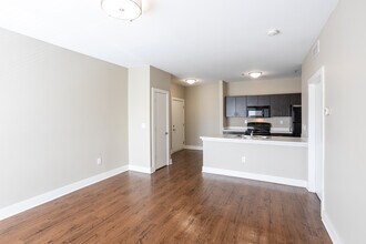 Park Edge Apartments in Louisville, KY - Building Photo - Building Photo