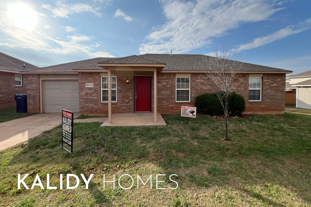 6113 Courtyards Ct in Oklahoma City, OK - Building Photo